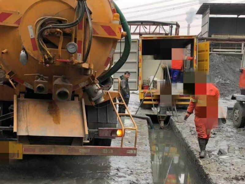 昆明经开区排污管道高压车清洗管道清淤河道清淤清理隔油池化粪池