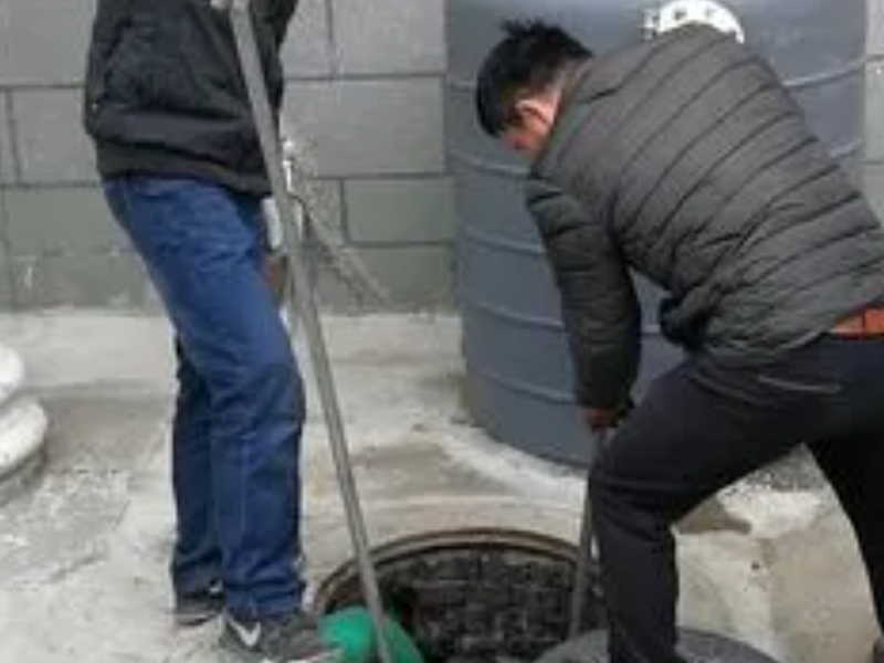 昆明新经开区环卫服务公司专业清理化粪池，清理污水井