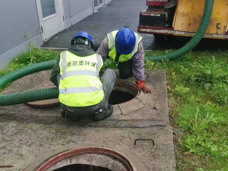 昆明经开区排污管道高压车清洗管道清淤河道清淤清理隔油池化粪池